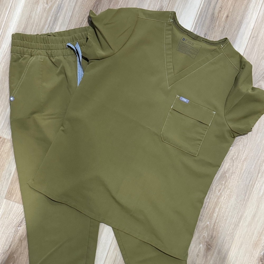 Figs Olive Green Scrub Set